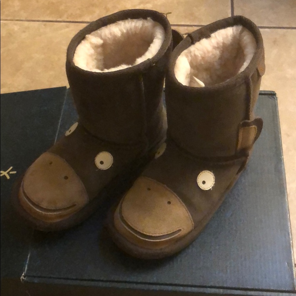 Used EMU Australia kids boots size 11